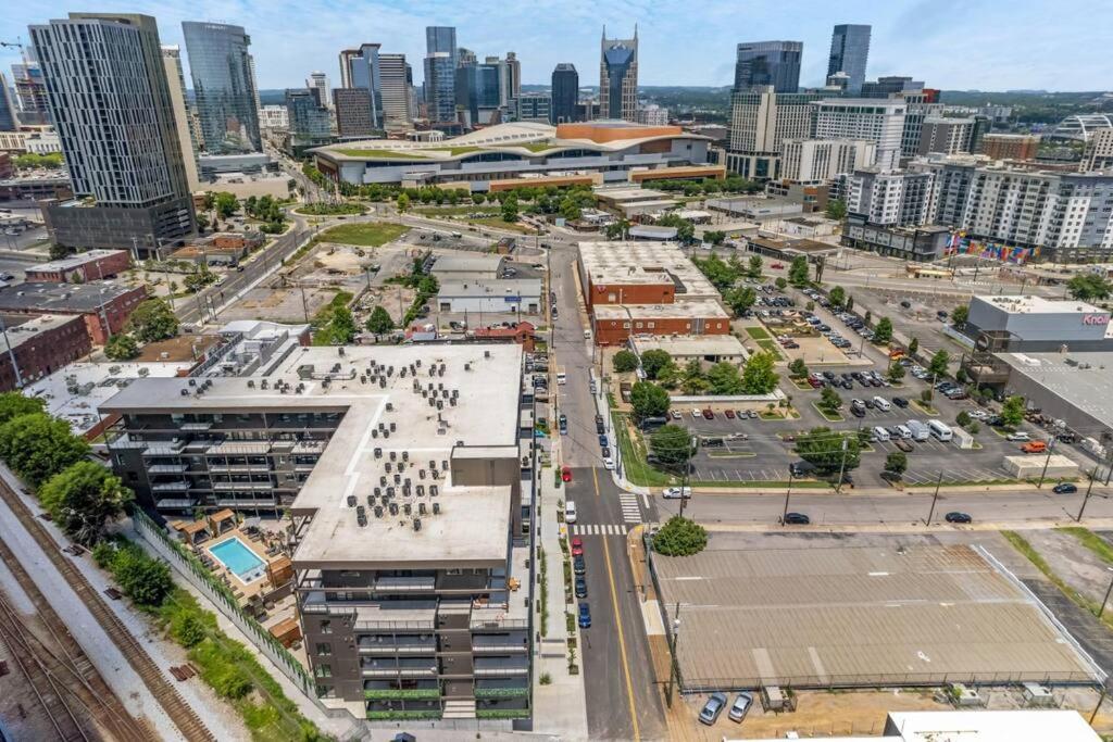 Skyline View, Pool, Gym, Balcony'S, Walk To Bway! Apartamento Nashville Exterior foto