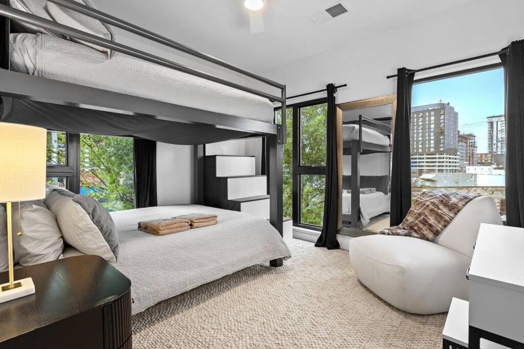 Skyline View, Pool, Gym, Balcony'S, Walk To Bway! Apartamento Nashville Exterior foto