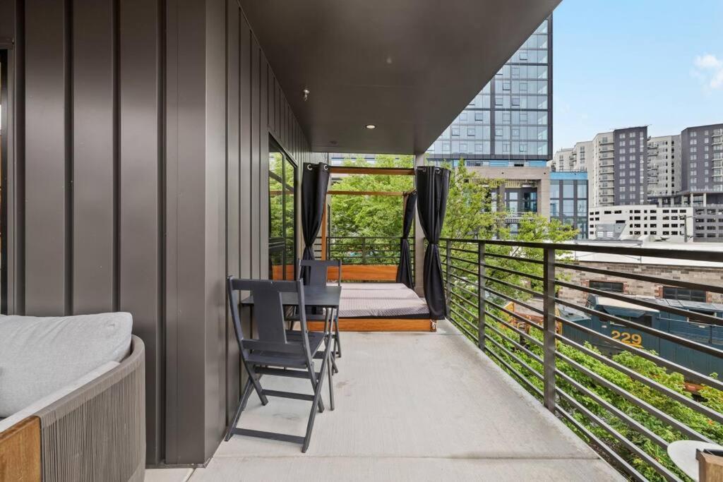 Skyline View, Pool, Gym, Balcony'S, Walk To Bway! Apartamento Nashville Exterior foto